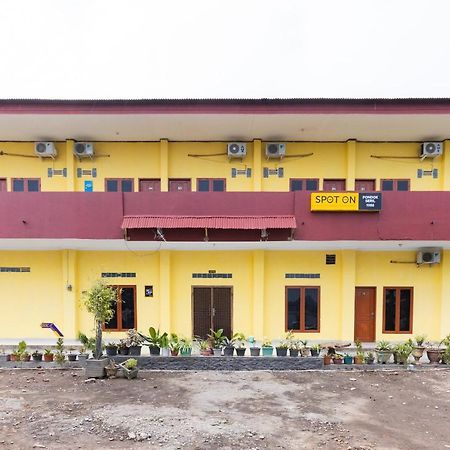SPOT ON OYO 1988 Pondok Seril Syariah Makassar Bagian luar foto