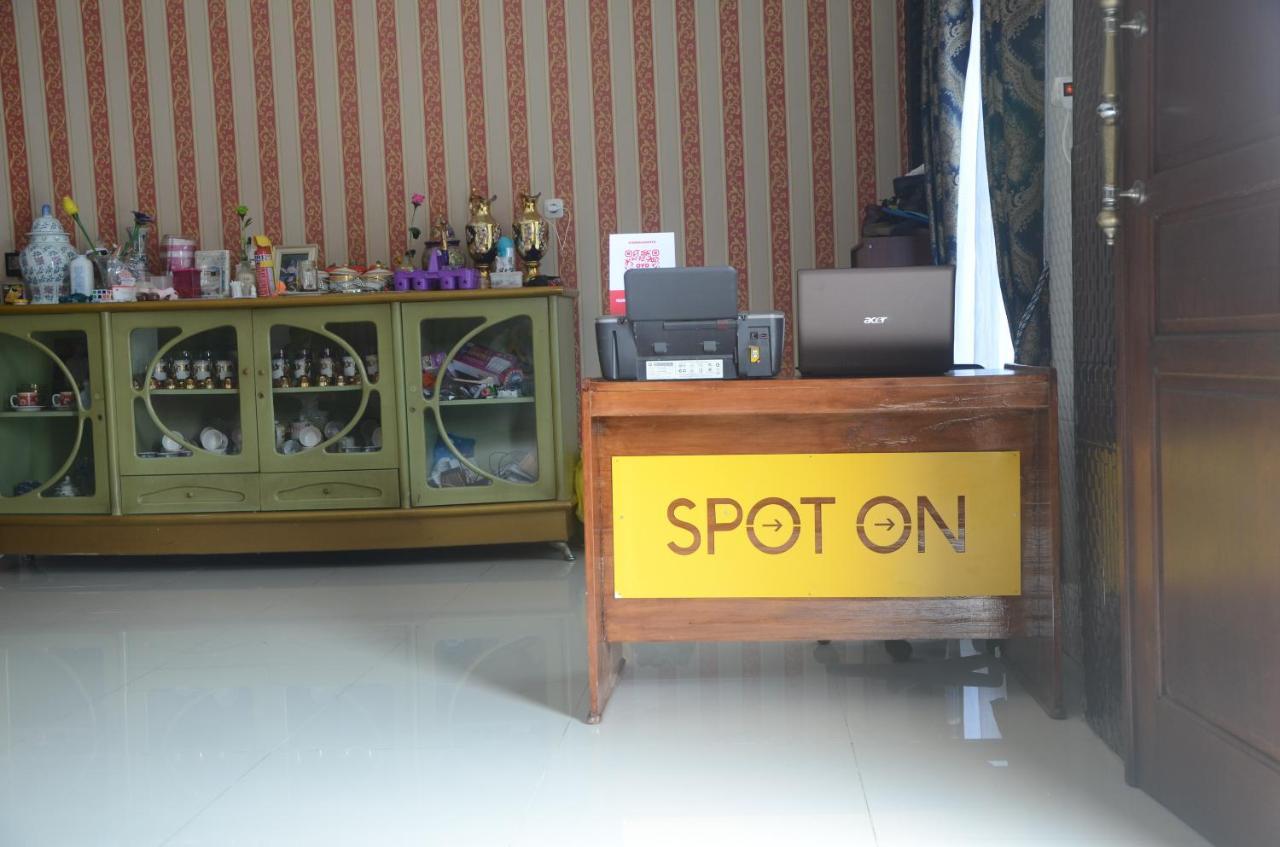 SPOT ON OYO 1988 Pondok Seril Syariah Makassar Bagian luar foto