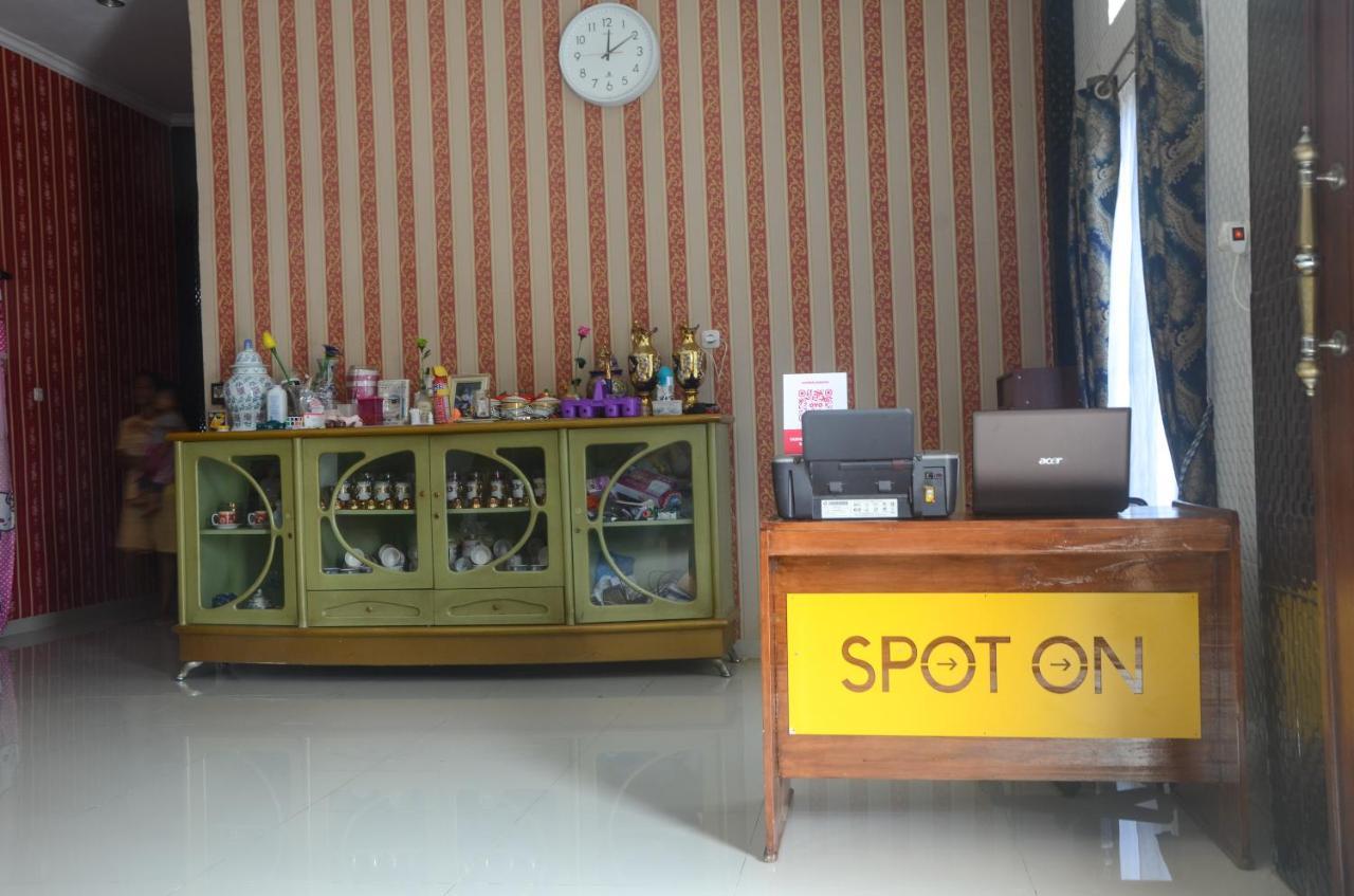 SPOT ON OYO 1988 Pondok Seril Syariah Makassar Bagian luar foto