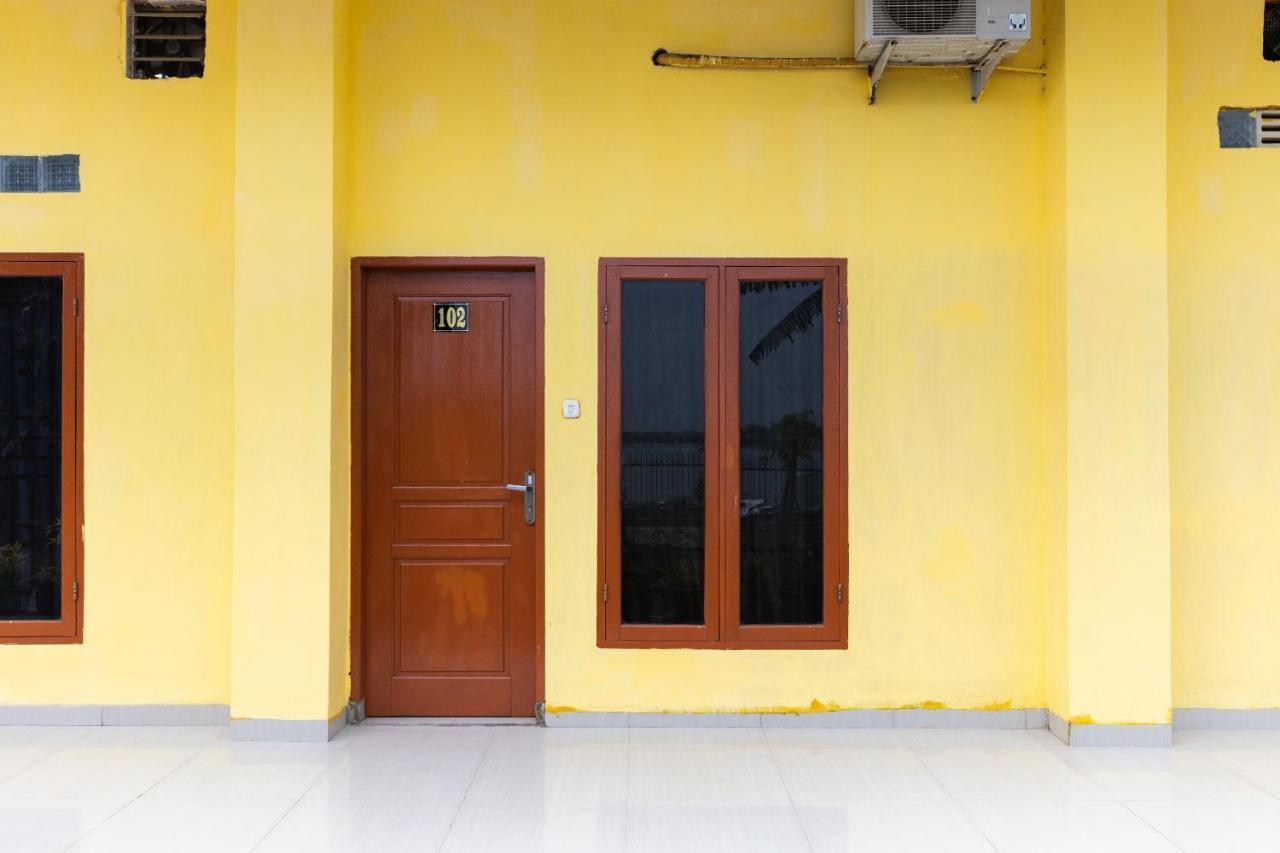 SPOT ON OYO 1988 Pondok Seril Syariah Makassar Bagian luar foto
